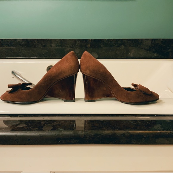 Stuart Weitzman Brown Suede Peep Toe Wedge Marble Heel Bow Tie Accent sz 4.5 - Picture 8 of 16